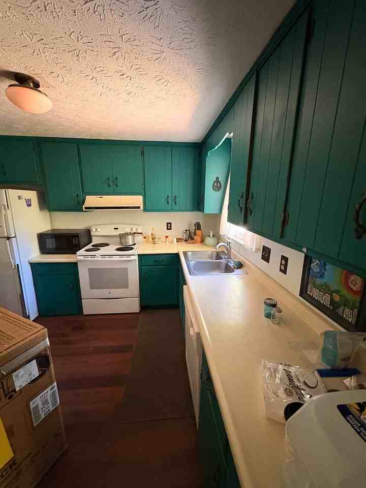 200 Richard Way - Photo 6 of 15