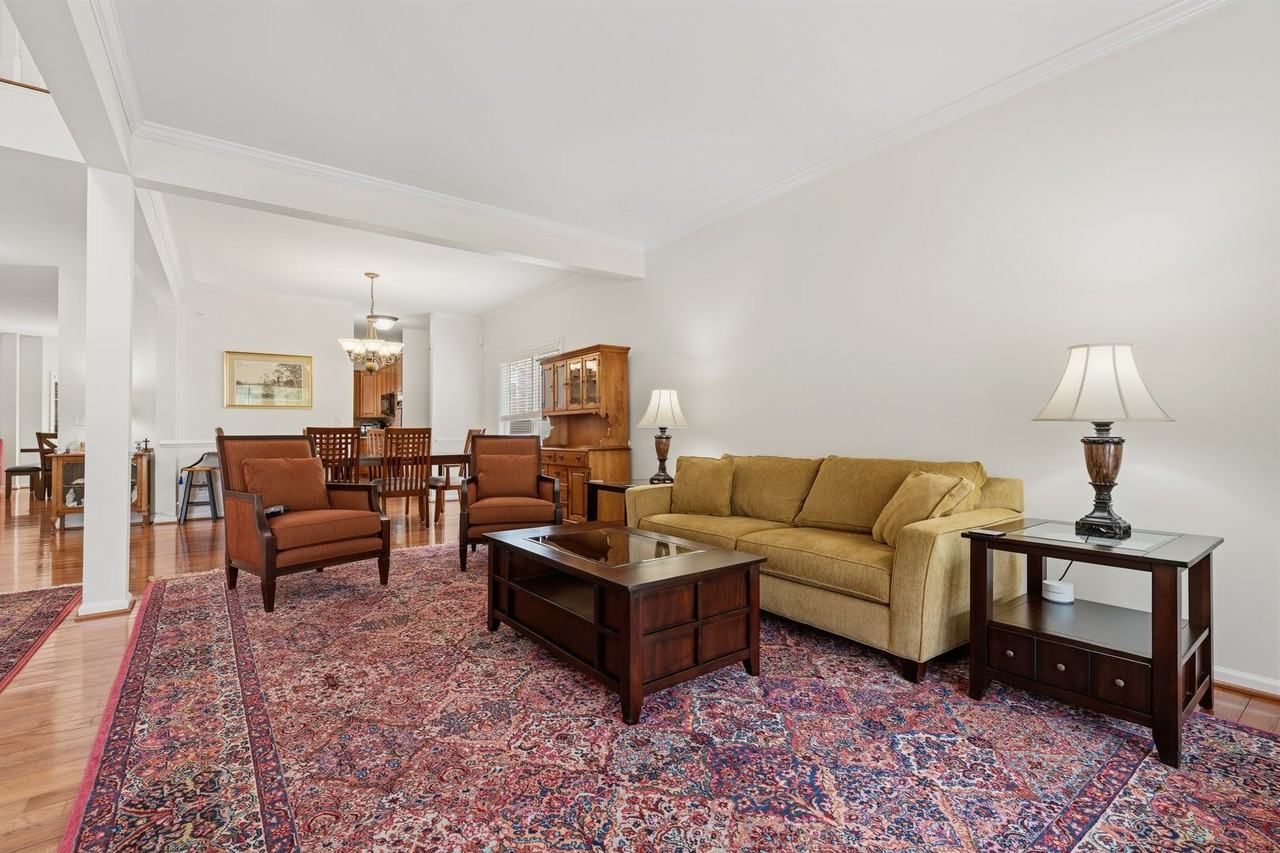 3809 Stoneybrook Dr - Photo 3 of 23