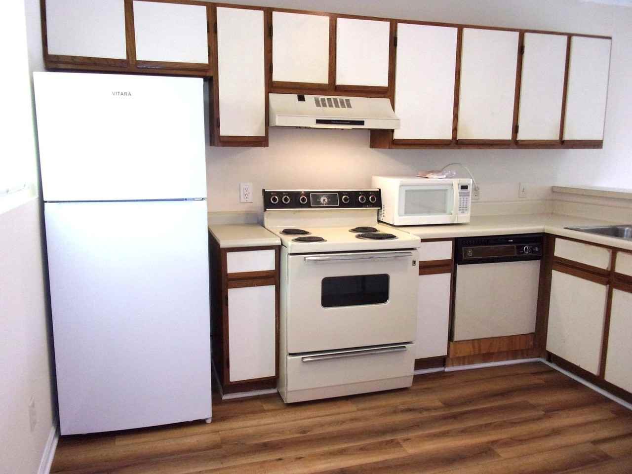 1476 Flintwood Dr - Photo 5 of 12