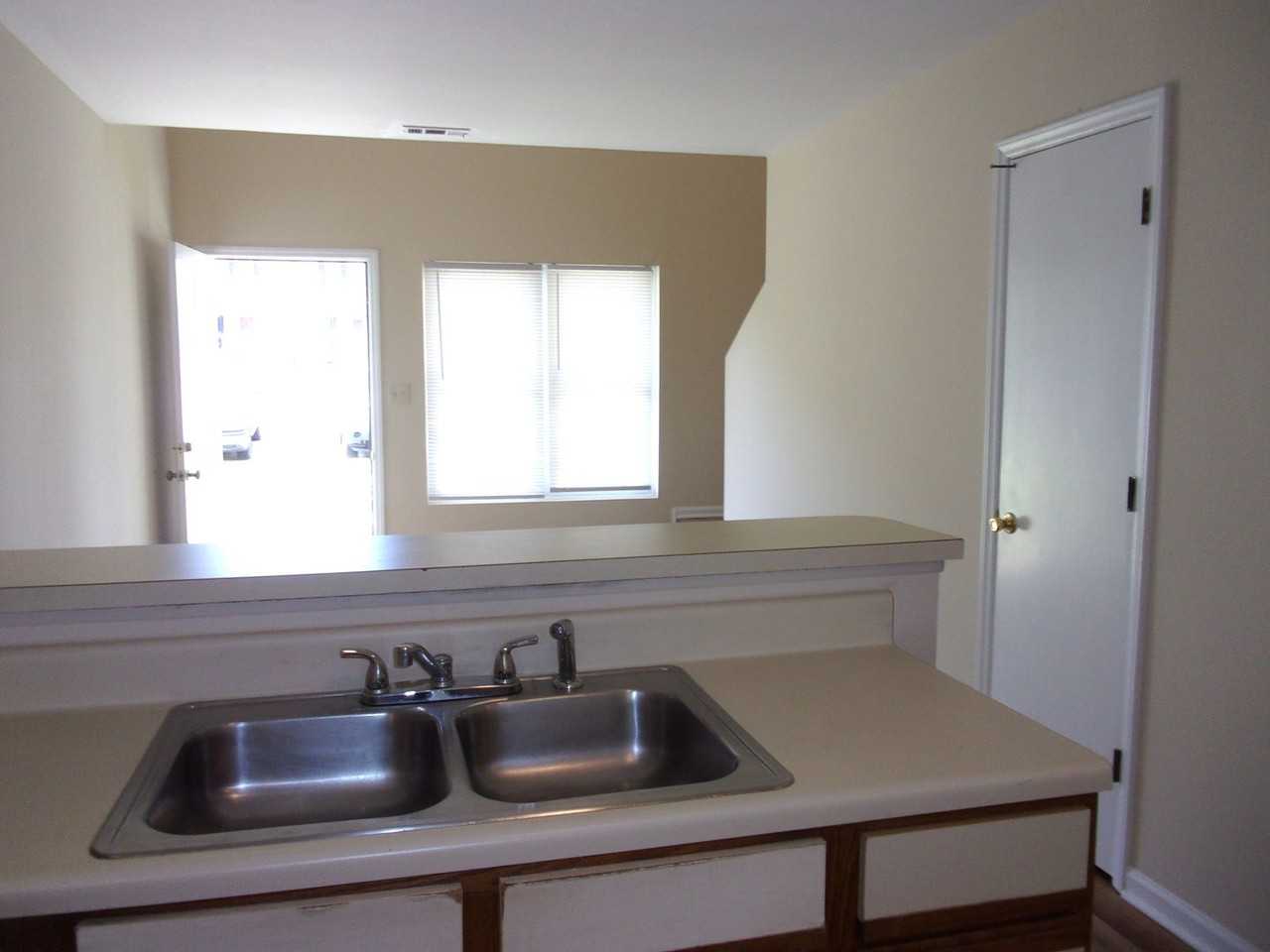 1476 Flintwood Dr - Photo 7 of 12