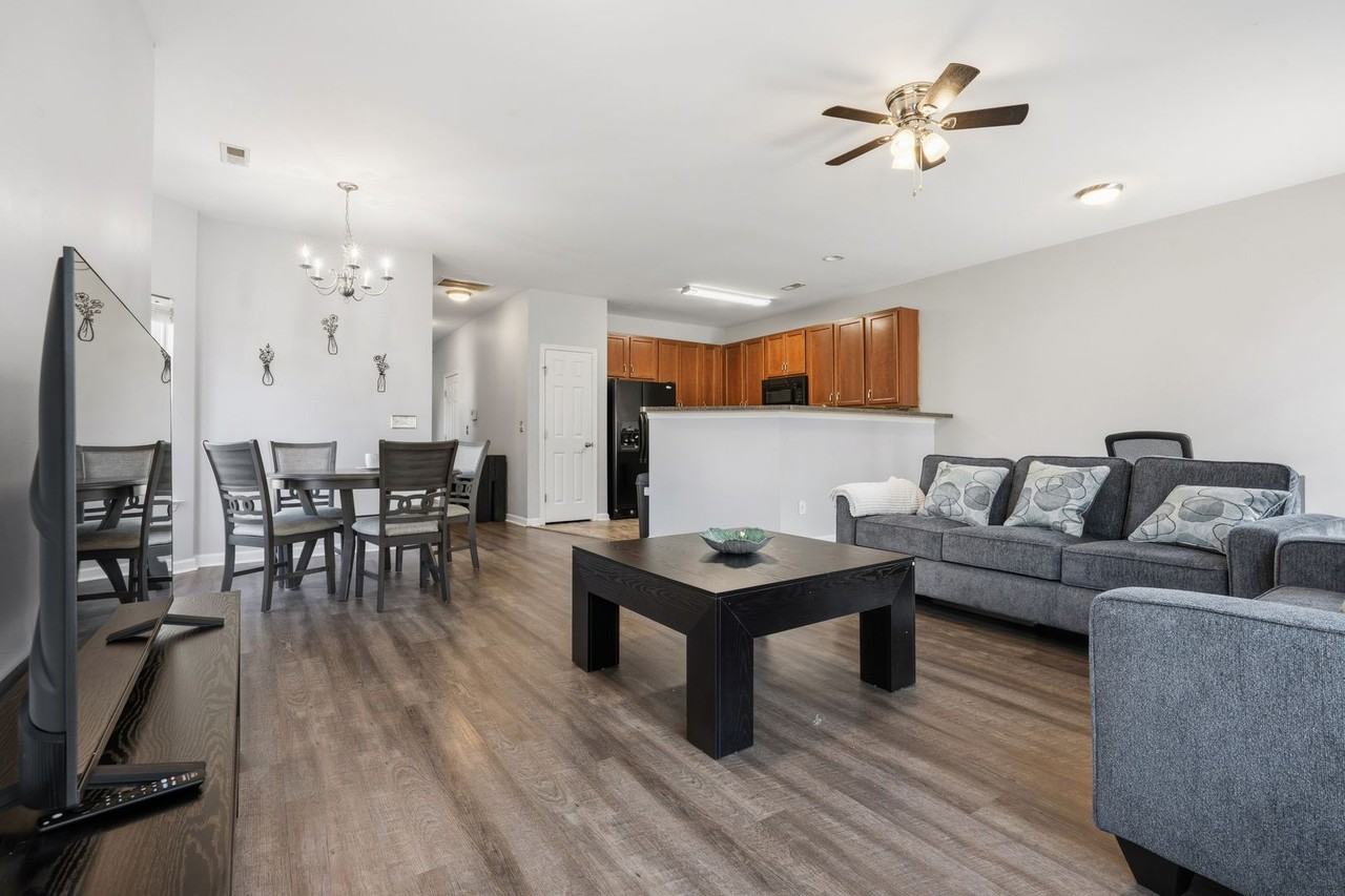 1326 Stone Manor Dr
