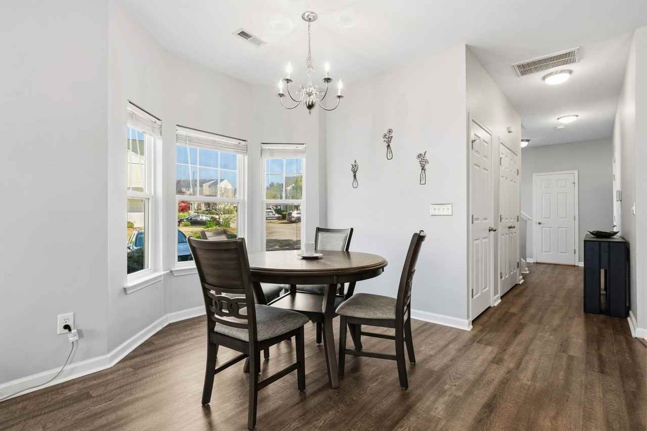 1326 Stone Manor Dr - Photo 4 of 21