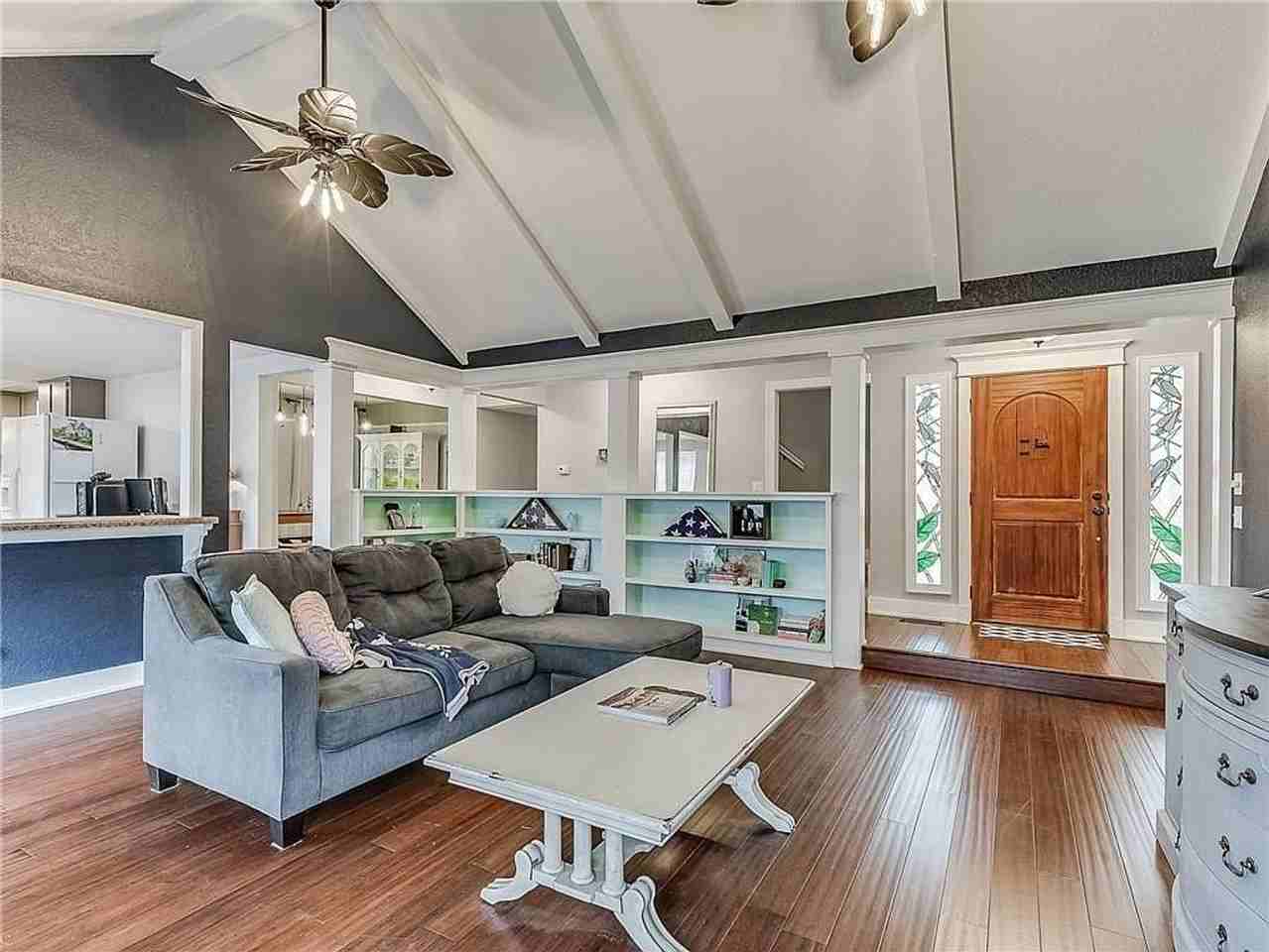 2104 Whiteoak Cir - Photo 6 of 38