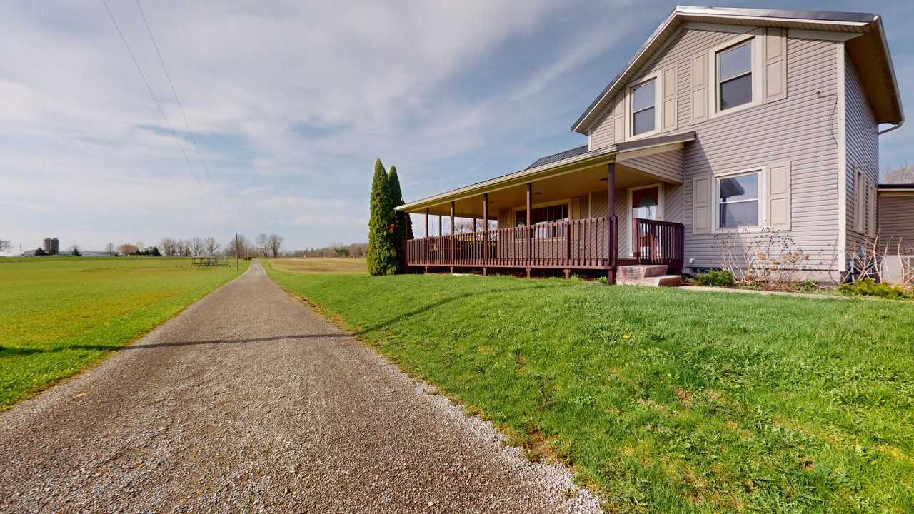 924 Lattimer Rd W - Photo 3 of 19