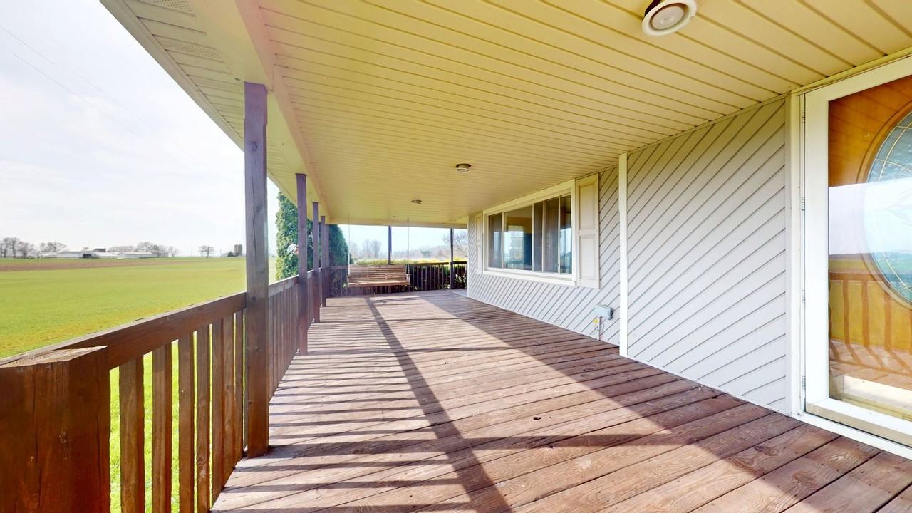 924 Lattimer Rd W - Photo 4 of 19