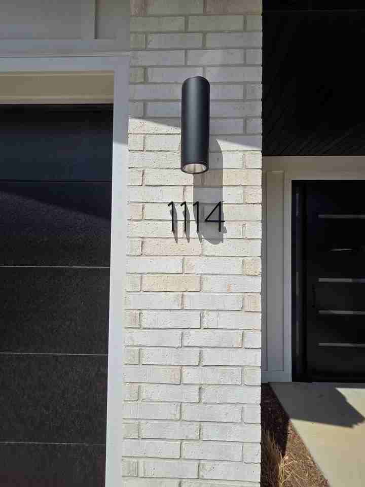 1114 Emilia Ave - Photo 2 of 23