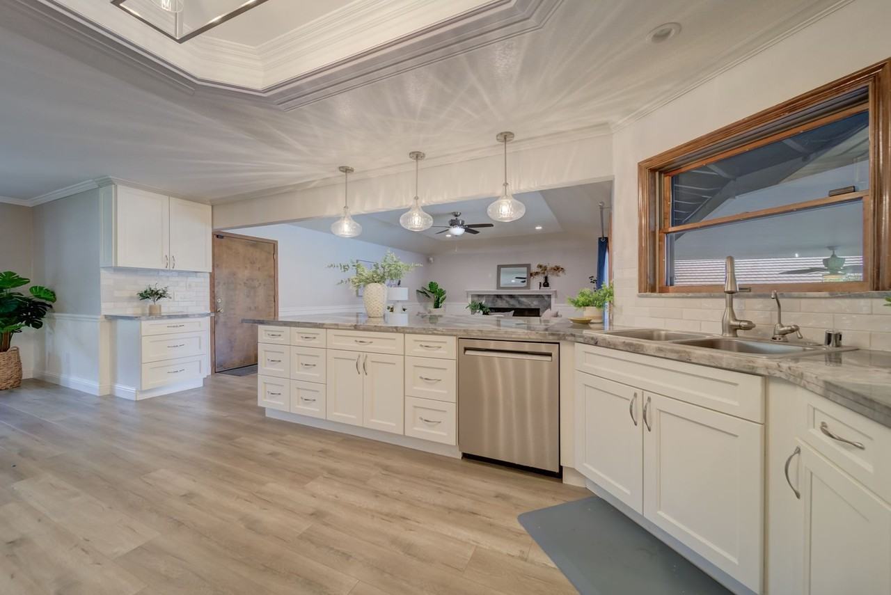 196 Auburn Way - Photo 5 of 50