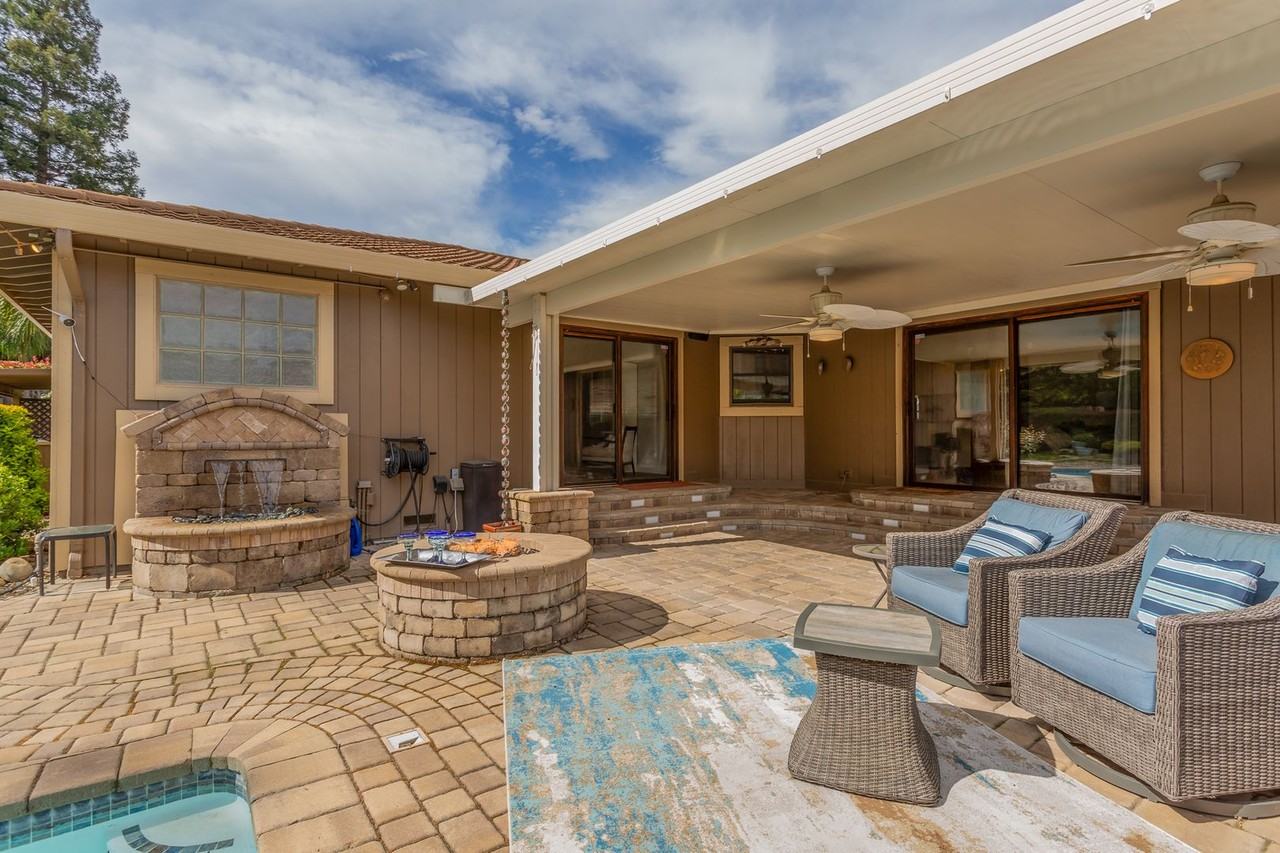 196 Auburn Way - Photo 7 of 50