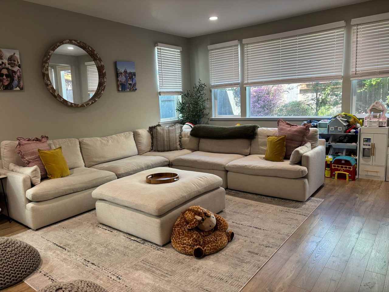 1471 Cavendish Ave - Photo 2 of 22