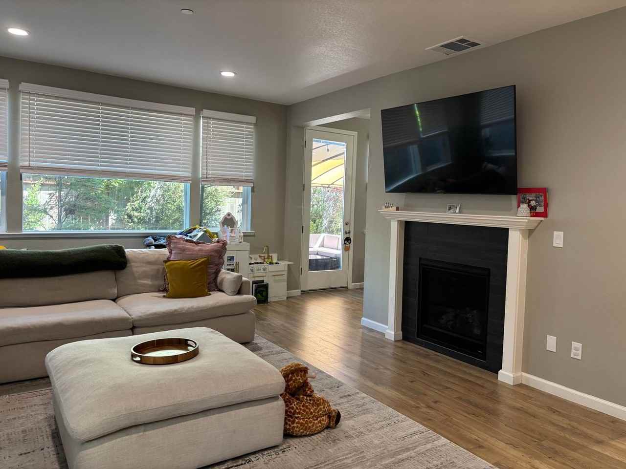 1471 Cavendish Ave - Photo 7 of 22