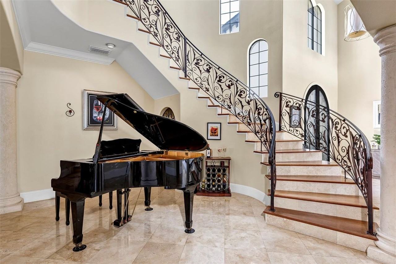 2616 N Westmoreland Dr - Photo 4 of 50