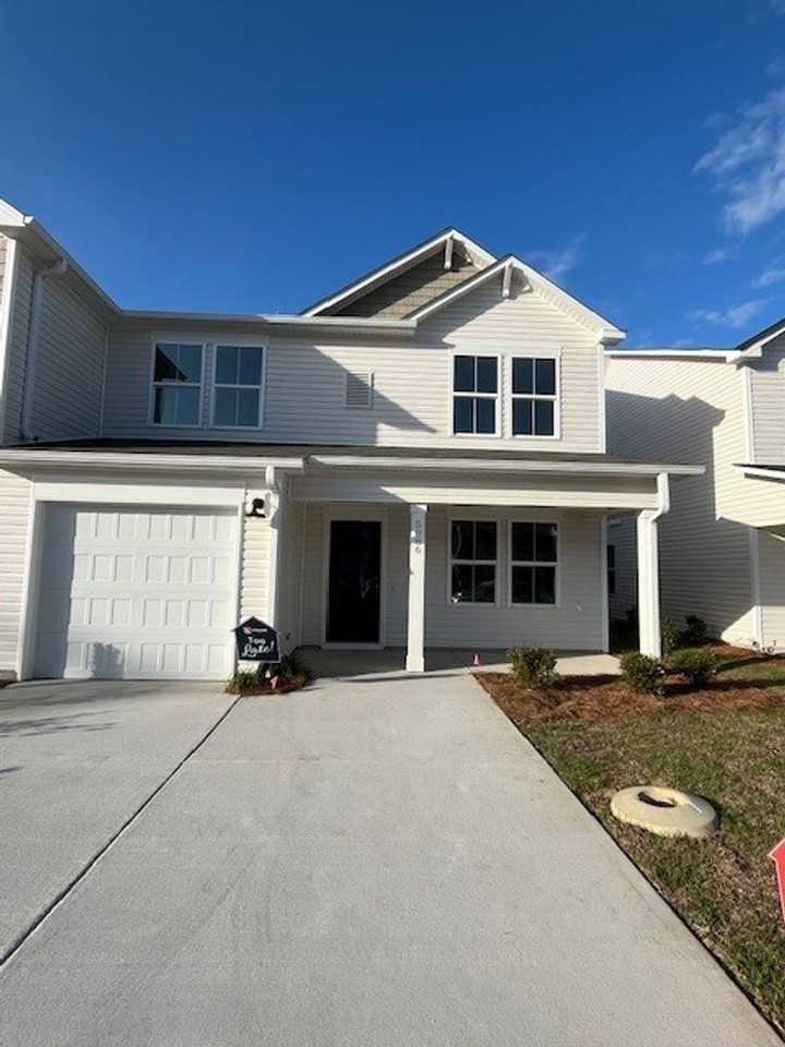 5086 Northstar Dr - Photo 3 of 33