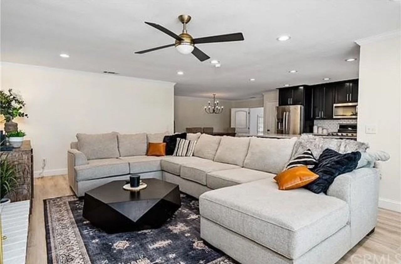 1114 Samantha Dr - Photo 4 of 17