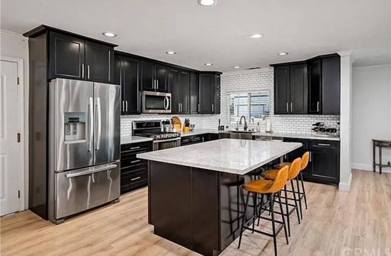 1114 Samantha Dr - Photo 5 of 17