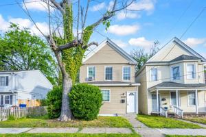 featured image of 1035 23rd St