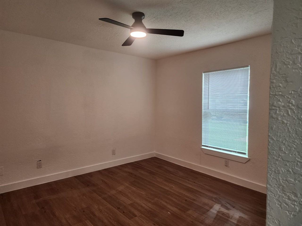 511 S Kansas St - Photo 4 of 13