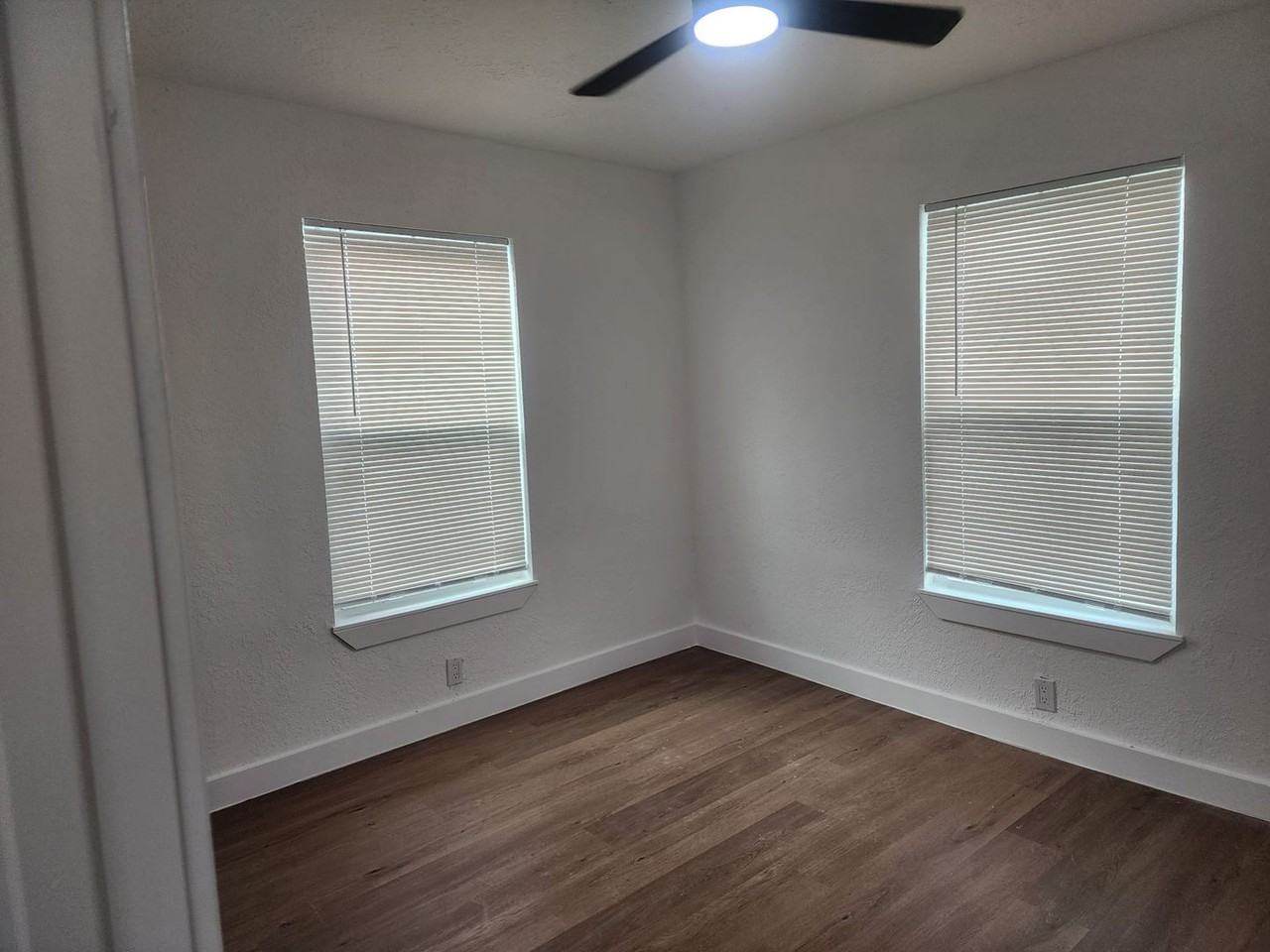 511 S Kansas St - Photo 7 of 13