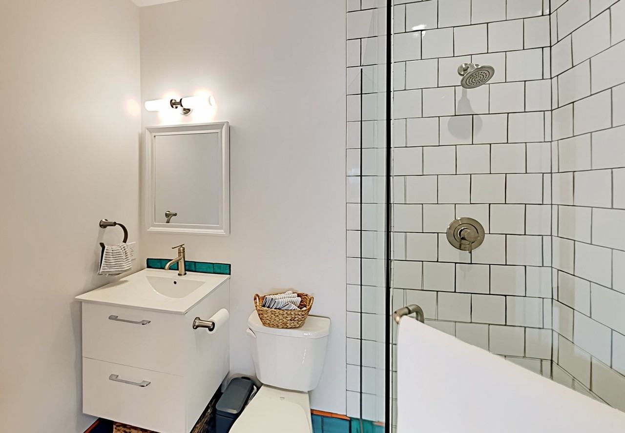 1205 Blanchard St - Photo 5 of 12