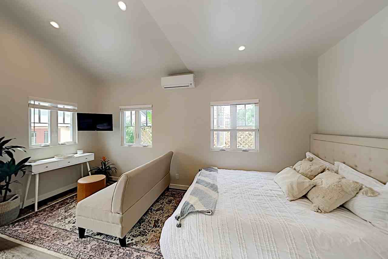 1205 Blanchard St - Photo 6 of 12