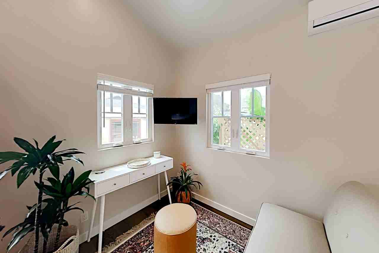 1205 Blanchard St - Photo 7 of 12