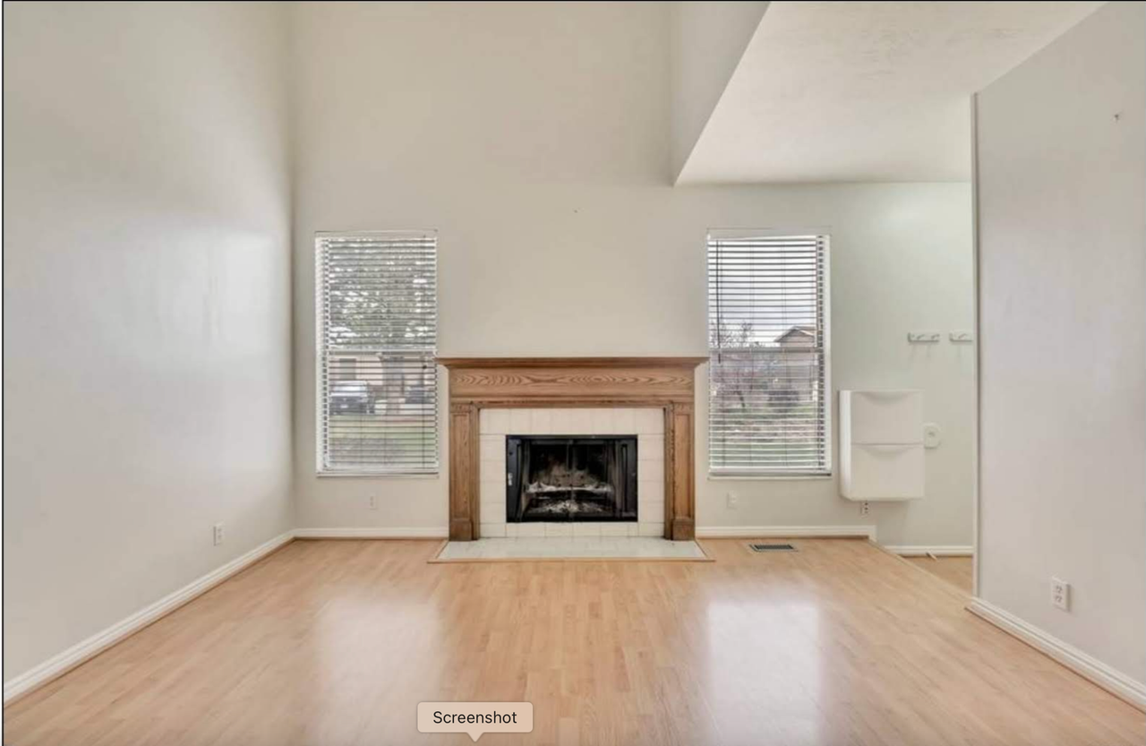 8758 S Oakwood Park Cir - Photo 3 of 6