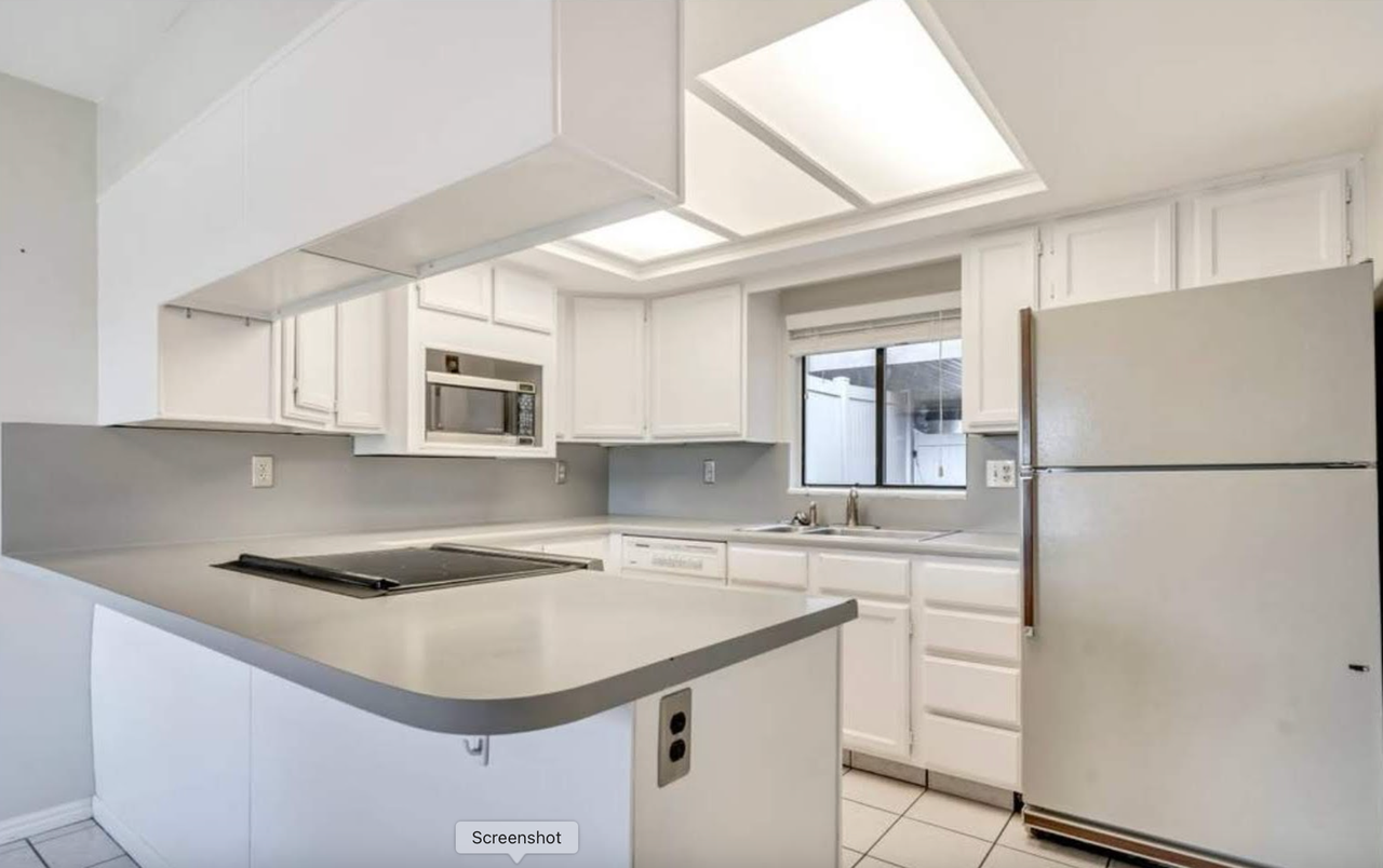 8758 S Oakwood Park Cir - Photo 4 of 6