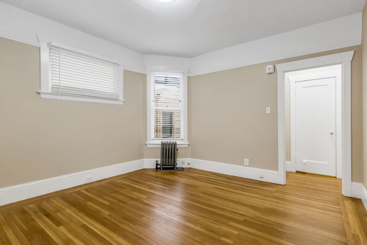 825-835 Pine - Photo 2 of 37