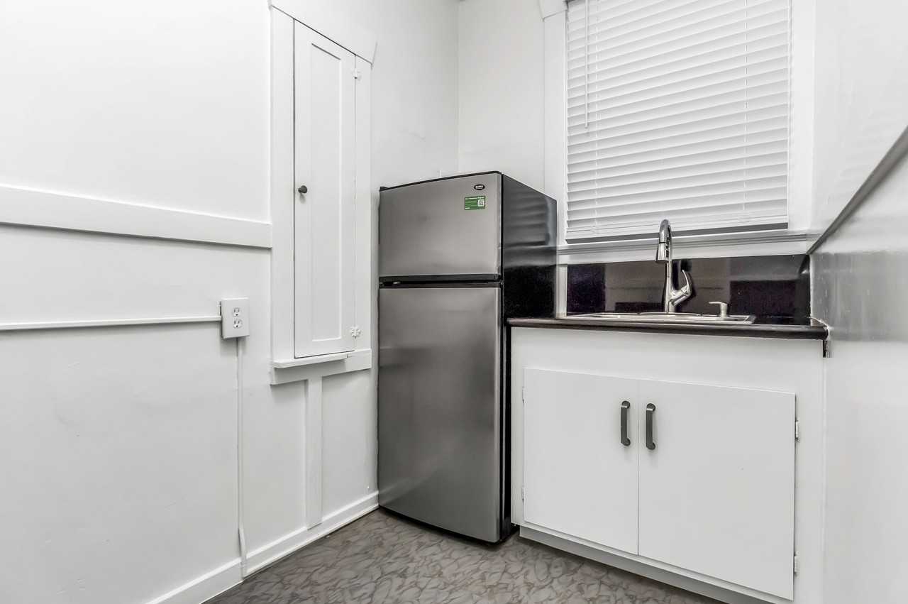 825-835 Pine - Photo 3 of 37