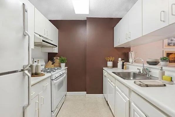 Broadway #3G - Photo 3 of 20