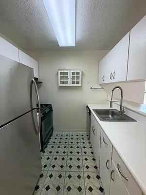 Broadway #13B - Photo 5 of 16