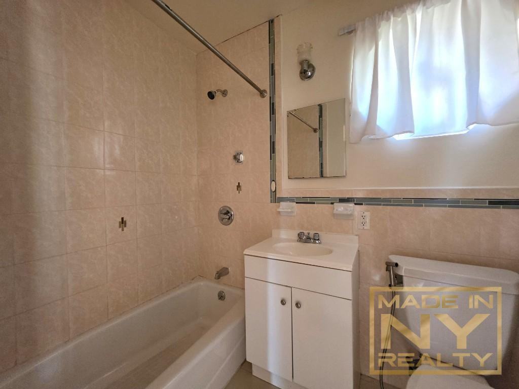 13538 78th Ave #22A - Photo 6 of 8