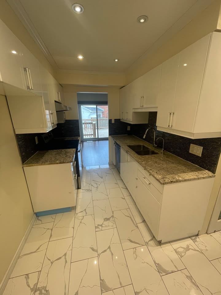 407 Keats Way #3 - Photo 4 of 11