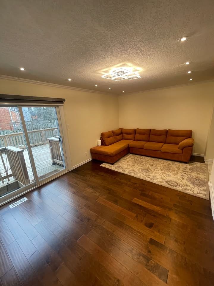 407 Keats Way #3 - Photo 5 of 11