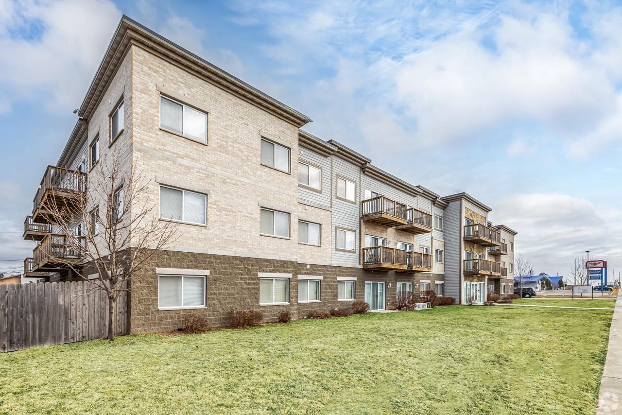 Layton 1900 Apartments - Photo 2 of 37