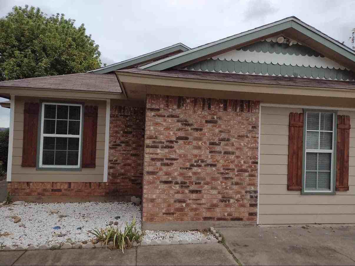 2215 Long Creek Ct - Photo 2 of 2