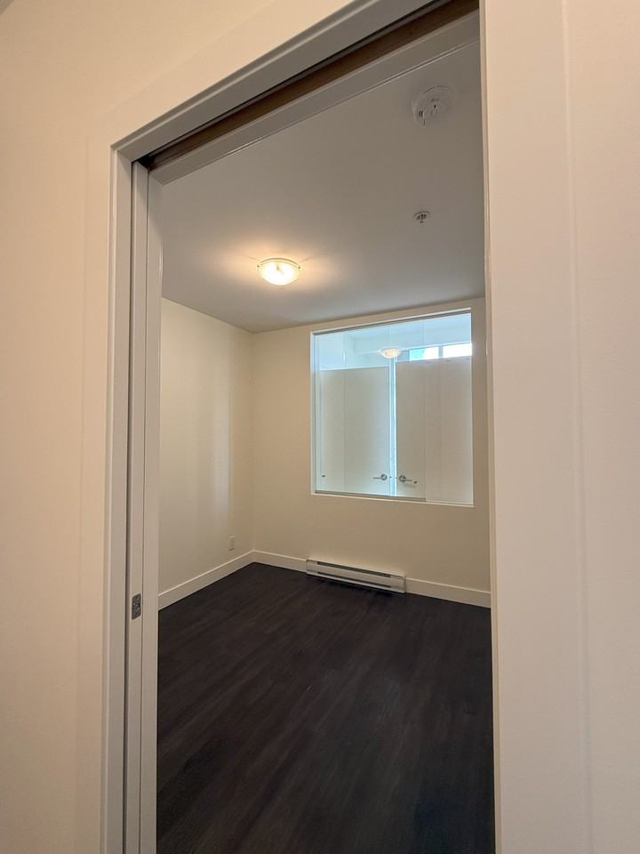 Fixture - Photo 7 of 45