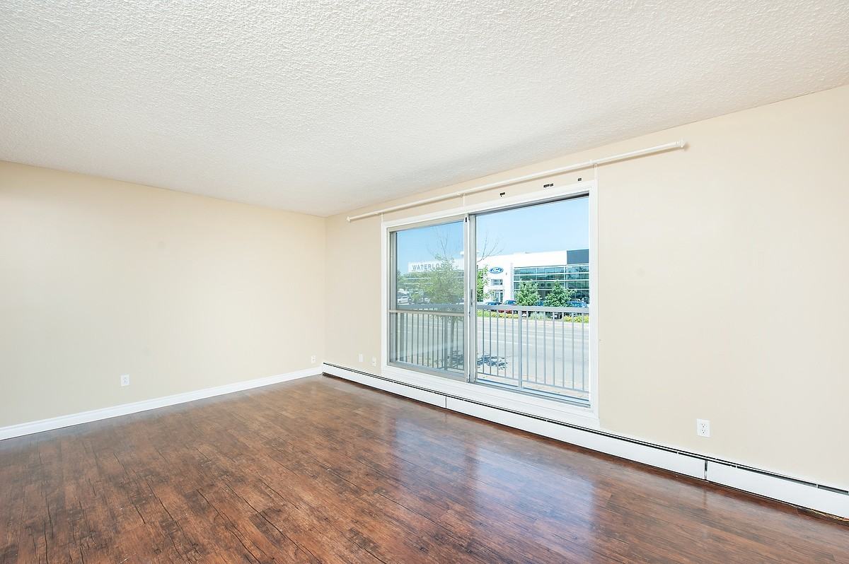 Monarch Manor - Photo 4 of 14