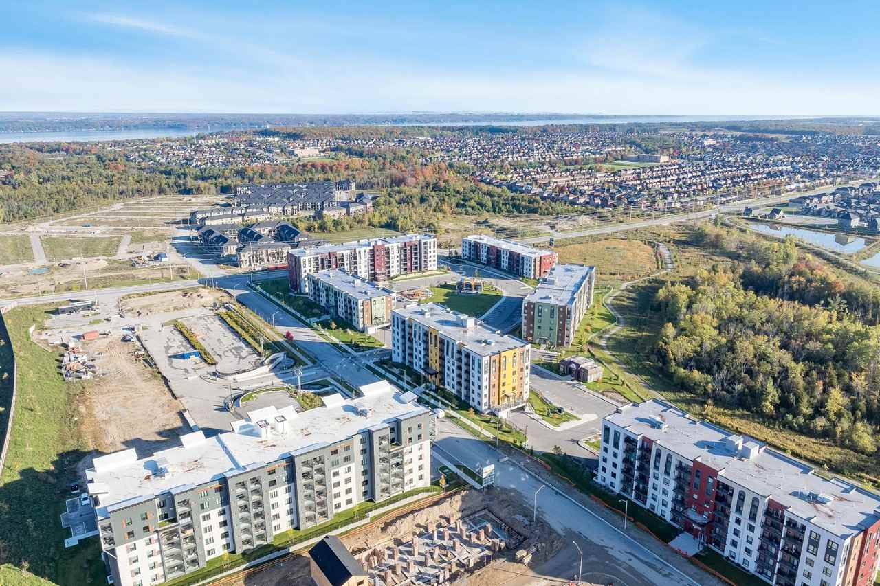 8 Culinary Ln Unit 102, Barrie, ON L9J 0C2, Canada - Photo 3 of 42