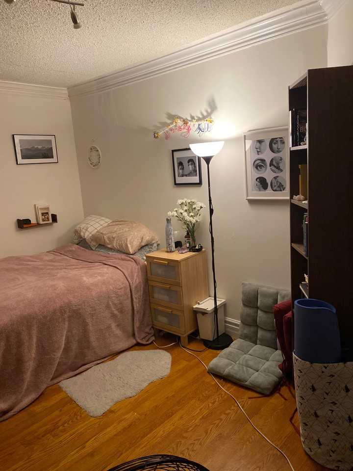 574 Dovercourt Rd - Photo 3 of 12