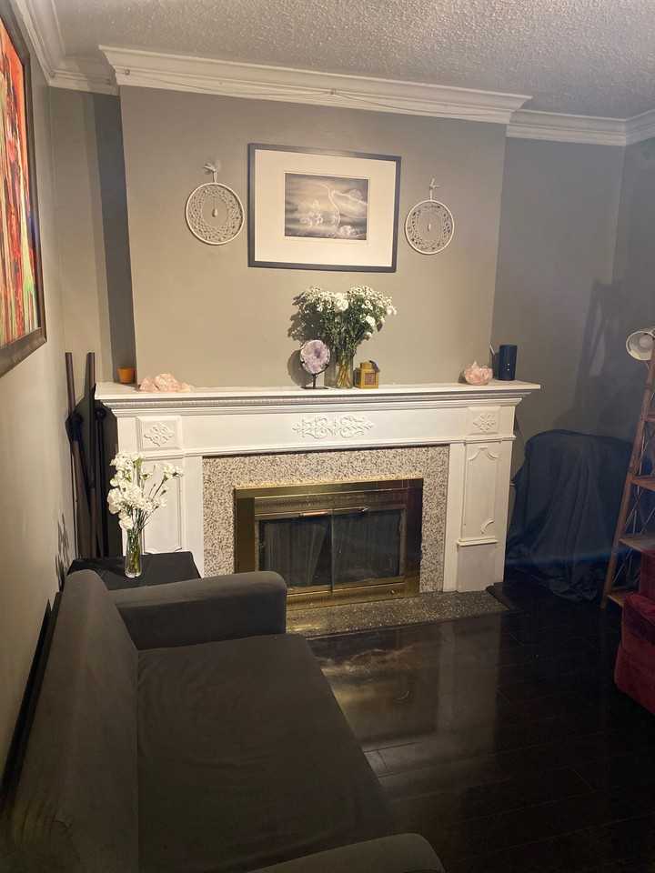 574 Dovercourt Rd - Photo 6 of 12