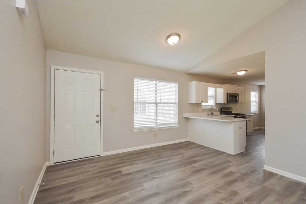 204 Adam Cir - Photo 5 of 16