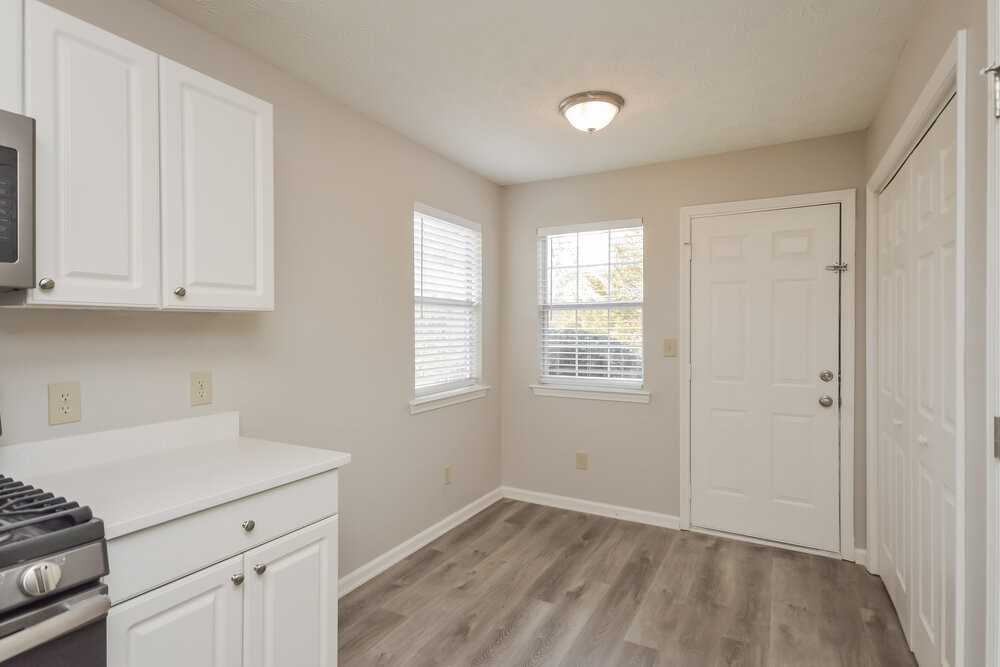 204 Adam Cir - Photo 6 of 16