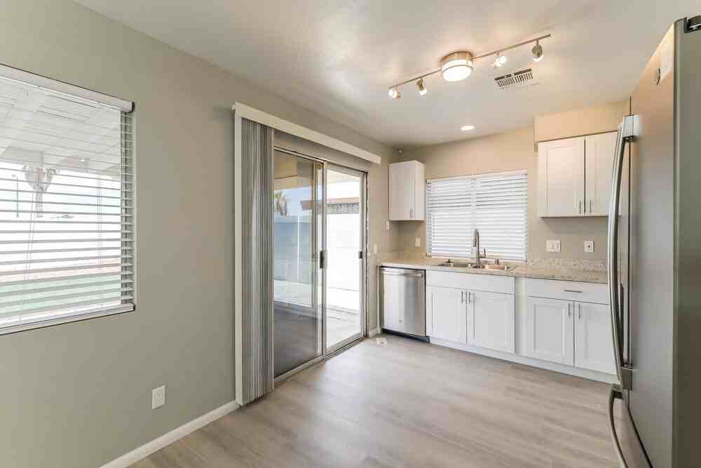 364 Toyabe St - Photo 6 of 16