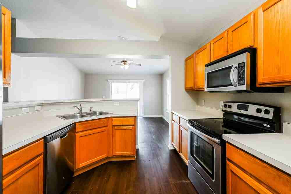 17023 Torvest Ct - Photo 7 of 16