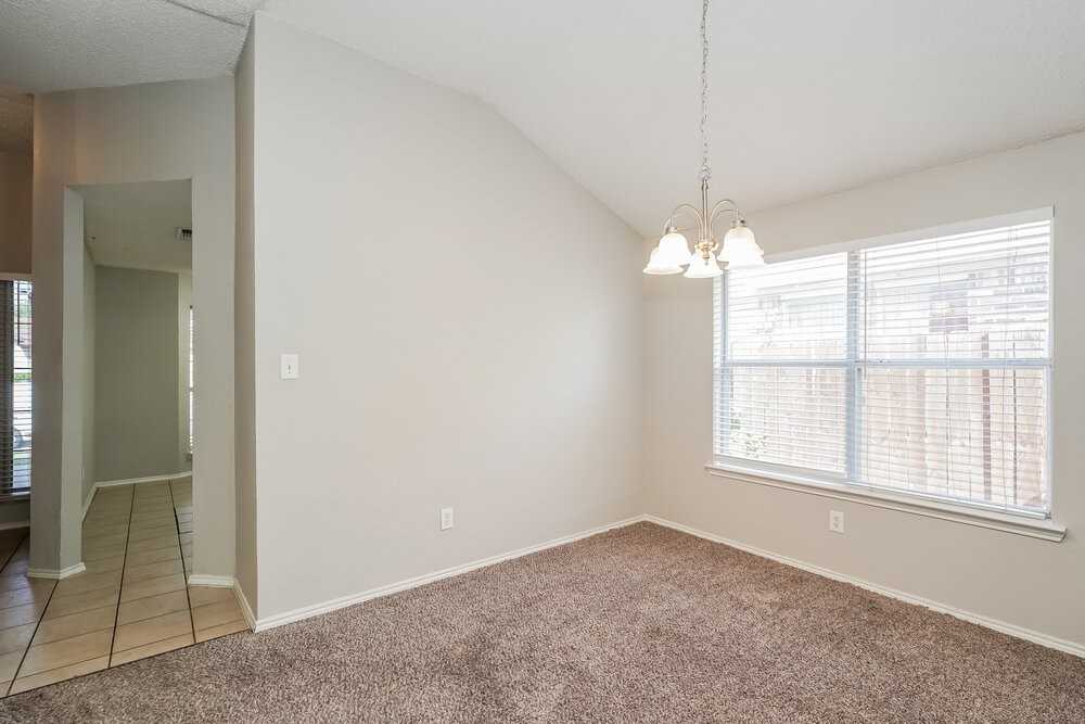 8112 Broken Arrow Rd - Photo 6 of 16