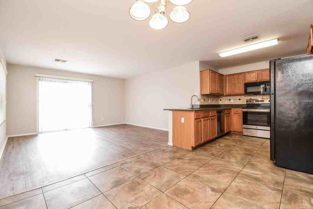 8706 E Capri Ave - Photo 6 of 16