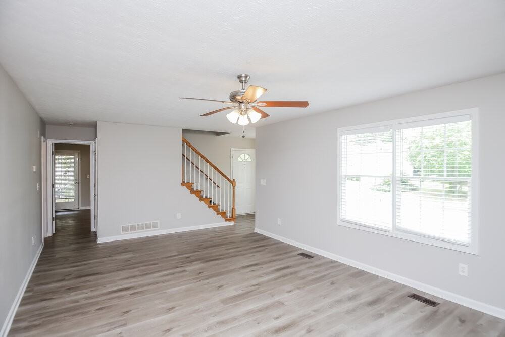 565 Bridge Grv - Photo 5 of 18