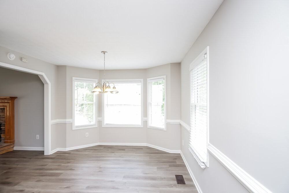 565 Bridge Grv - Photo 7 of 18