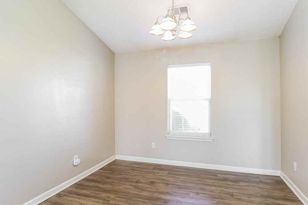 12112 Chantress Ln - Photo 6 of 16
