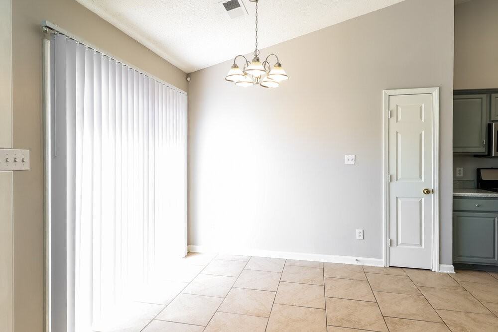 12112 Chantress Ln - Photo 7 of 16